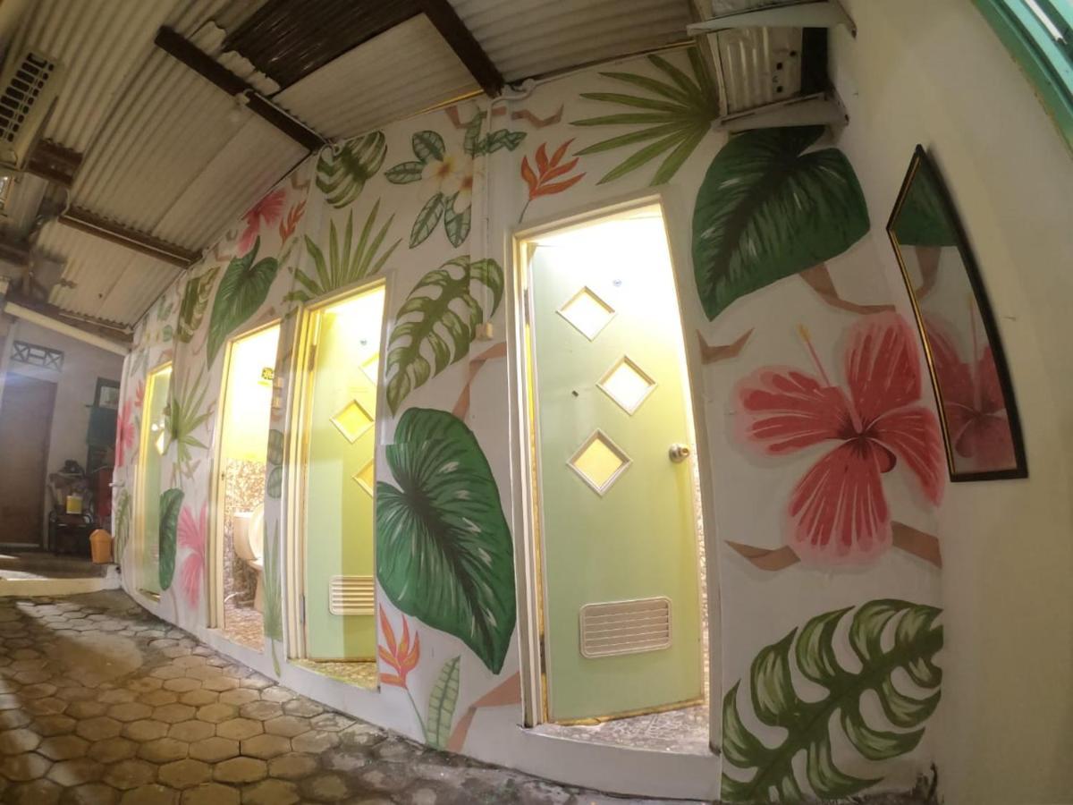 Hostel Laura'S Backpacker 523 Yogyakarta Exterior foto