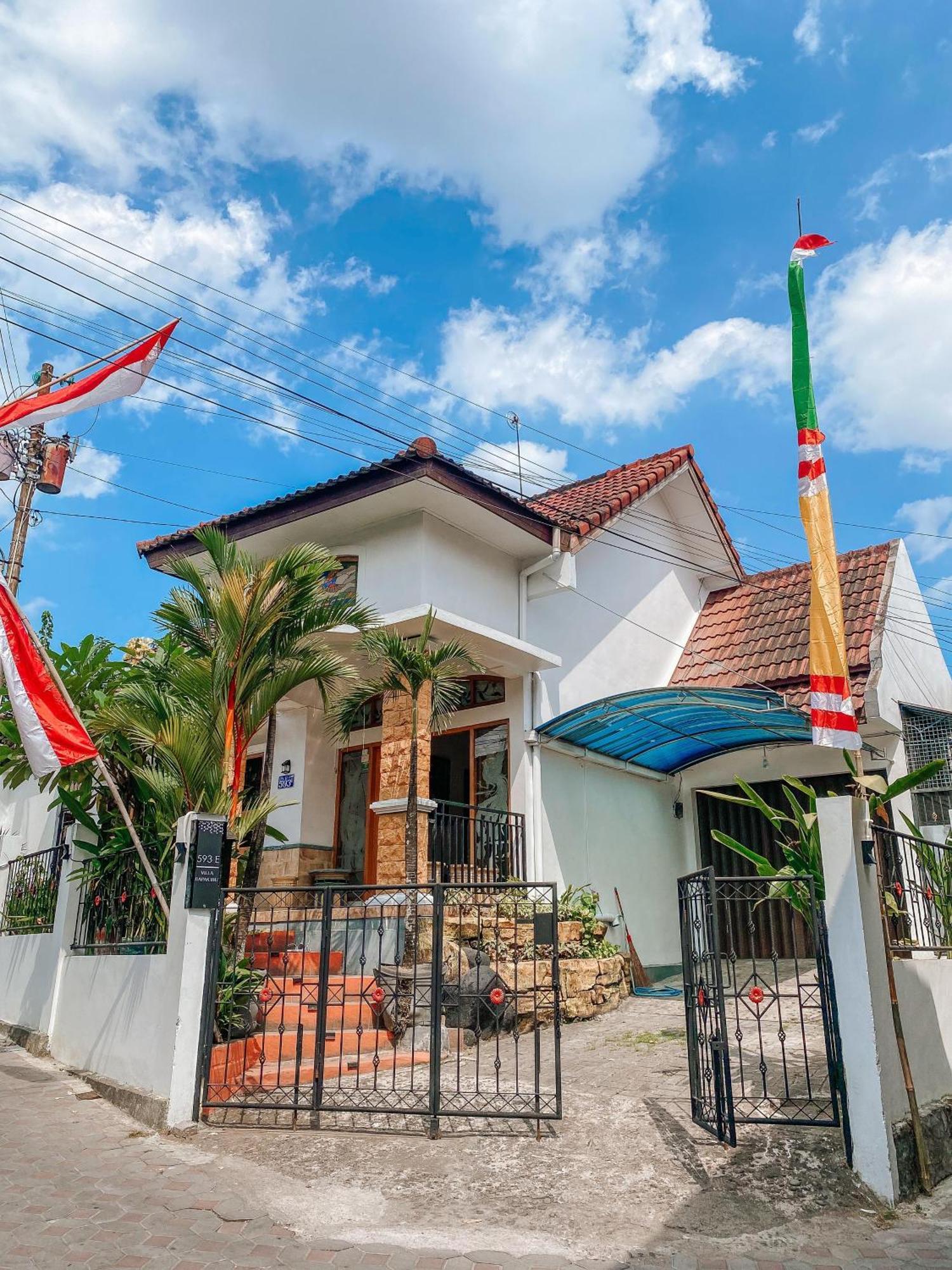 Hostel Laura'S Backpacker 523 Yogyakarta Exterior foto