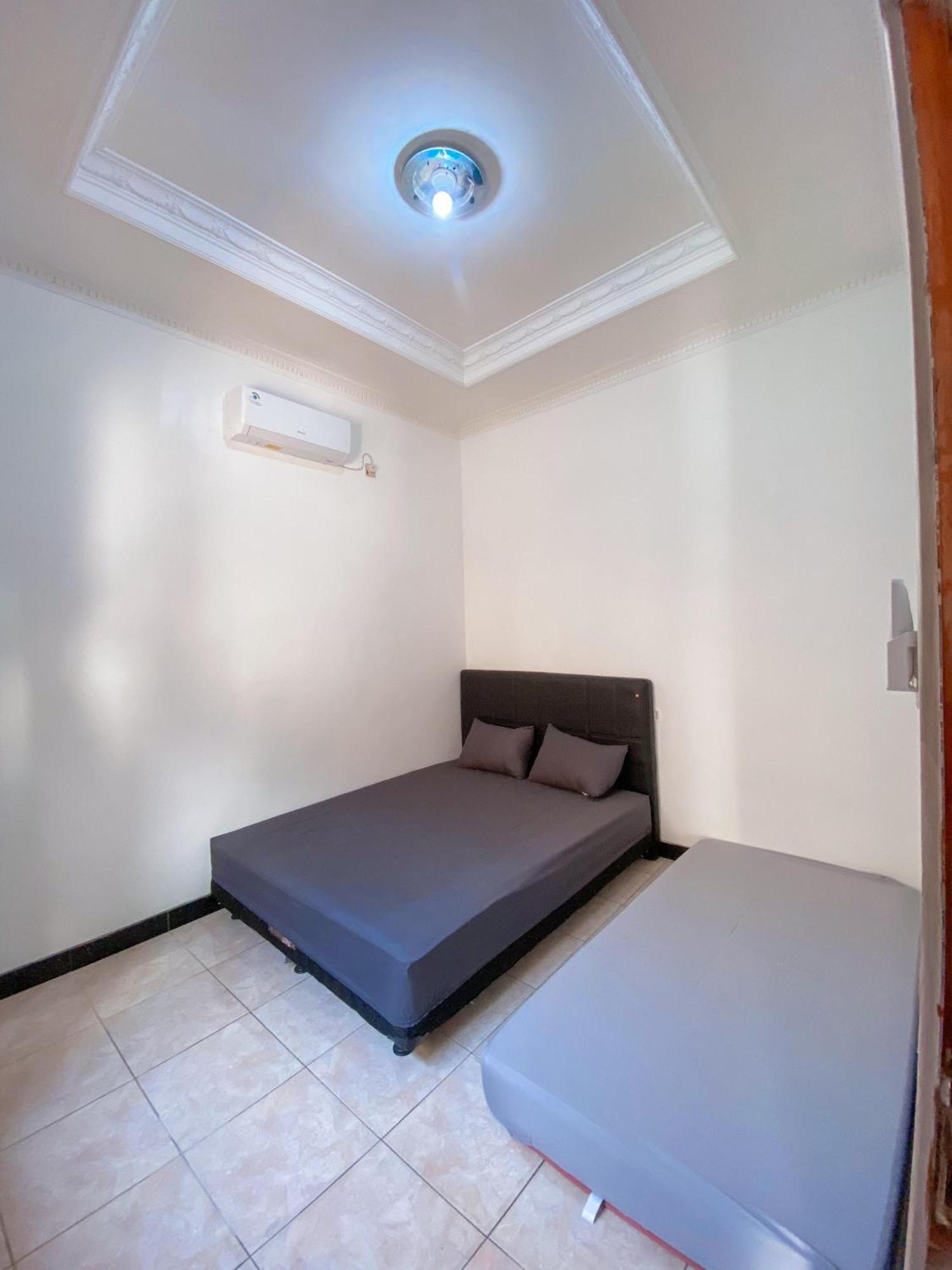 Hostel Laura'S Backpacker 523 Yogyakarta Exterior foto