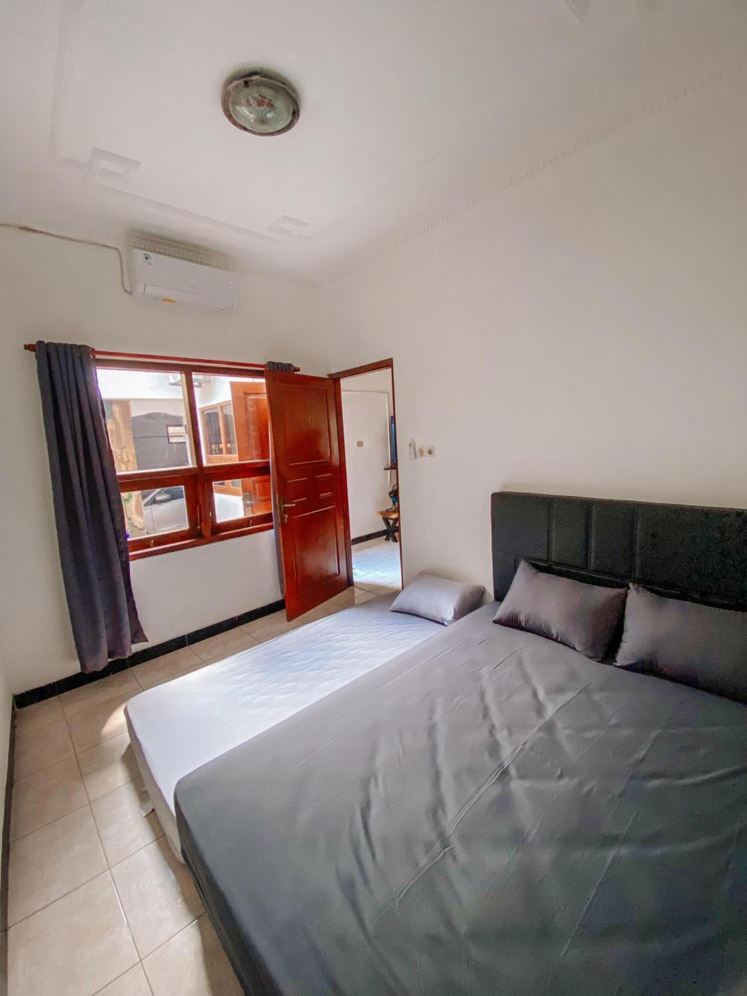 Hostel Laura'S Backpacker 523 Yogyakarta Exterior foto